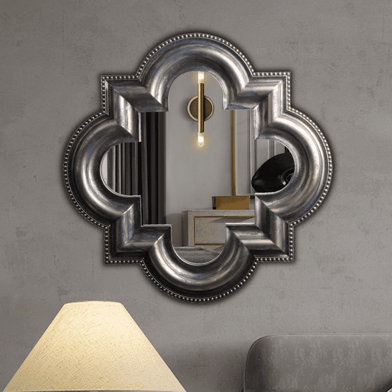 مرآة تزيين الحائط باللون الفضي على الطراز الكلاسيكي